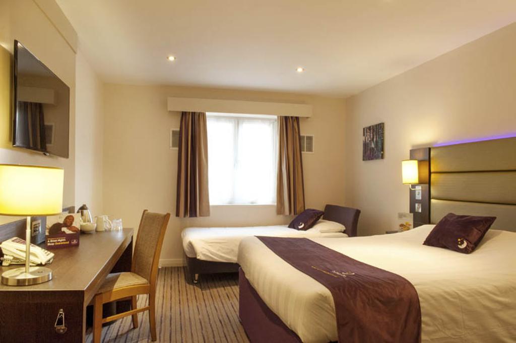 Premier Inn Manchester - Prestwich Exterior photo