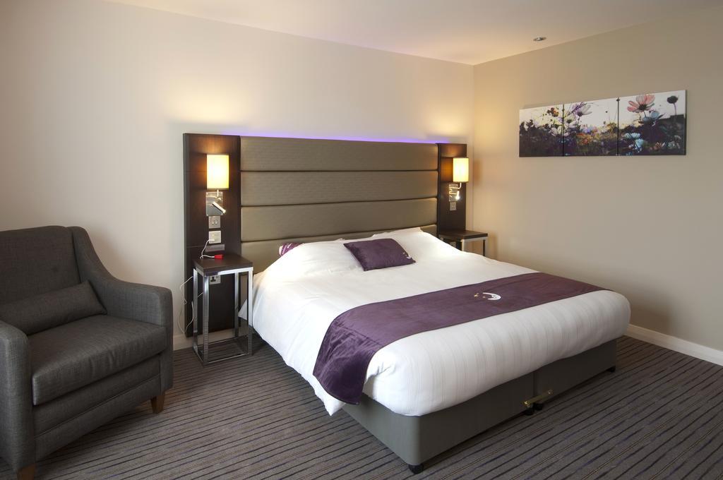 Premier Inn Manchester - Prestwich Exterior photo